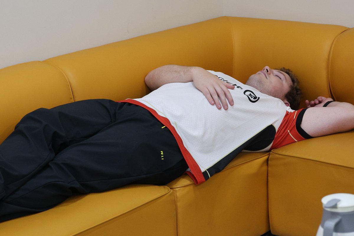 TeamVitalityVAL's tweet photo. Wouldn't be an EMEA match without a tech pause. https://t.co/mMppI8DkGD
