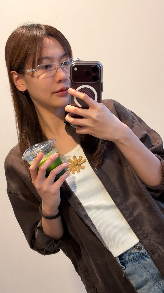 NoeyOfficialFC's tweet photo. [ Noey’s IG Story ]

💚🧈

🍵👓

#NoeyKanteera https://t.co/LPRfmGCjvm