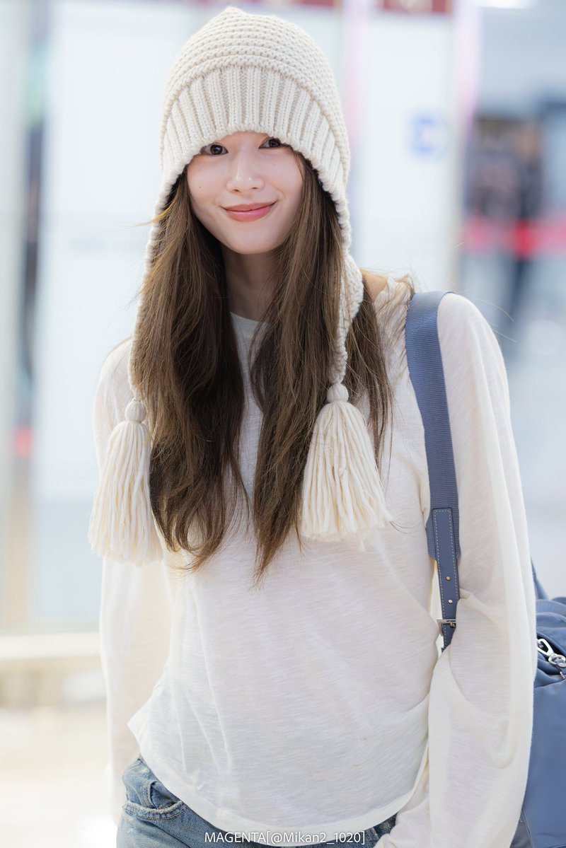 sanadorabel's tweet photo. sana has safely arrived in korea from japan after weeks of filming for her debut movie and attending prada schedules!

now she’s ready for twice 11th anniversary fan party! 💜 https://t.co/K88IJWDOAN