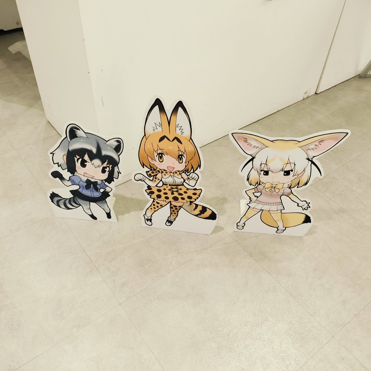 himainu0930's tweet photo. マルイメンにいってきましたー！
オーバーﾄﾞﾙﾁｬのキーホルダー買えてうれぴーw
＃けものフレンズ #けもフレ３ https://t.co/poyuoE7kYO