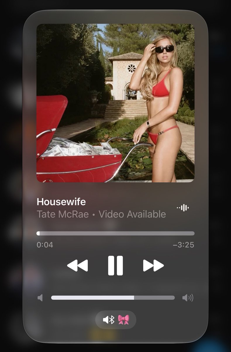 fawnkissedd's tweet photo. goodmorning chat 🤍
today’s a very busy day 😔
but at least i have good music to listen to the whole day (yes i will have this song on the repeat the whole day).
so if you catch me singing along with it, ignore me https://t.co/1CnLKATqJ3