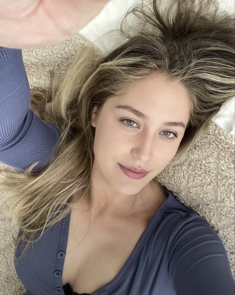 Stella8vi's tweet photo. Am proudly a trans 🏳️‍⚧️ woman ❤️💕❤️❤️❤️❤️❤️ https://t.co/GqgvoTdwpC