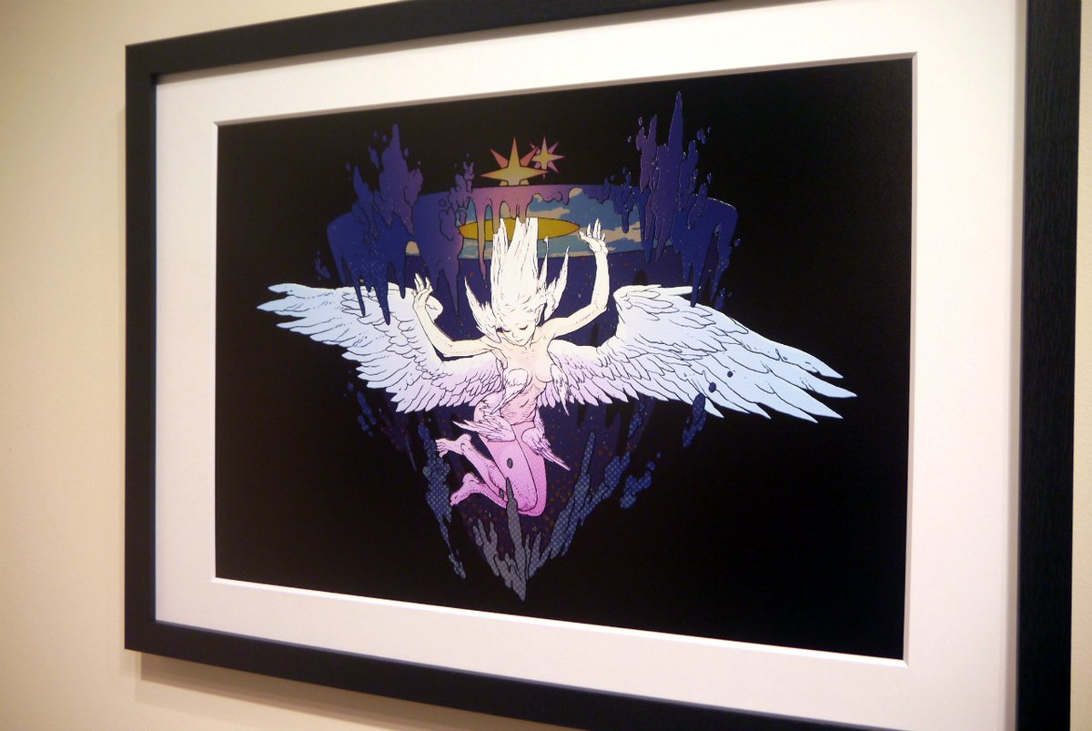 4GamerNews's tweet photo. 「ブレス オブ ファイア」シリーズのキャラデザインなどで知られる吉川達哉氏の個展が渋谷にて開催中。会場の様子とミニインタビューをお届け
https://t.co/uyMRianiof

・10月16日から10月19日まで，渋谷のGAAAT GALLERYにて開催中
・会場ではイラストのほか，グッズ類も販売 https://t.co/4QnOC8vZ2E
