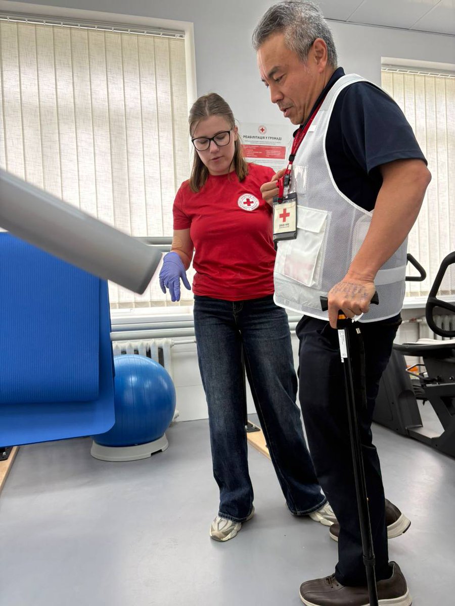 RedCrossUkraine's tweet photo. 🇯🇵 For the fifth consecutive year, the people of #Japan have supported the development of rehabilitation services in #Ukraine. During a recent visit, a physical therapist from the Japanese Red Cross Society provided practical training to URCS #rehabilitation units. 🤝🏻@JRCS_PR https://t.co/uYmeYfypX0