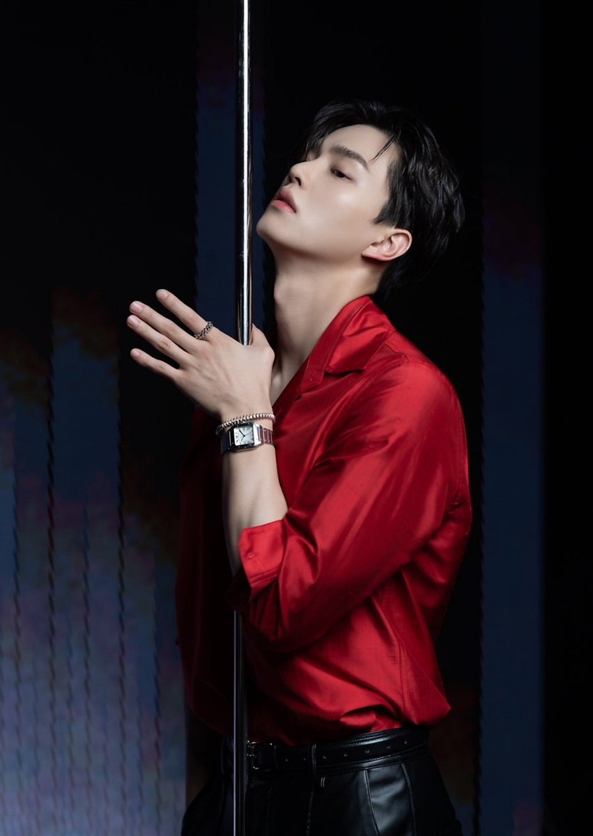 pervseongje's tweet photo. Walk with me here...🤤🤤🤤 stripper kang who has this middle aged man as a regular, jy not even touching him he just comes to watch kang perform then tips a whole lot of money and disappears🤤🤤 kang who is now VERY interested in seducing this guy and #hitting that https://t.co/tGkekmDZdM