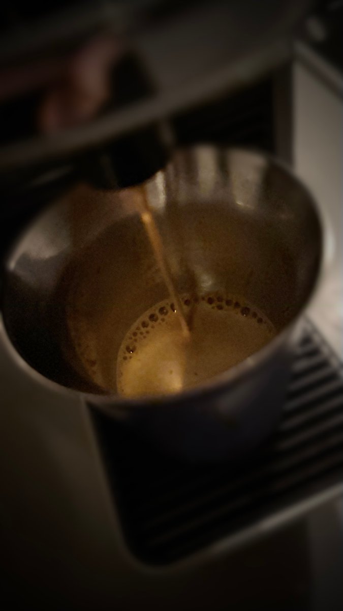 jonmac666's tweet photo. Guten Morgen…so da ist der Freitag der #Arpeggio #Kaffee von @Nespresso bringt noch mehr Freude in die Tasse, einen kurzen angenehmen Tag wünsche ich euch🤗☕️#whatelse #ShotOniPhone #iPhone17Pro #ACDsee https://t.co/4hWtEuicOY