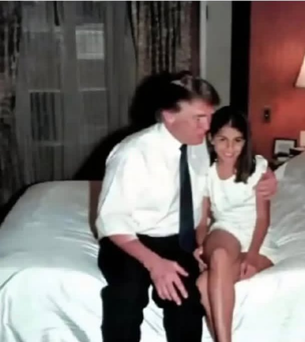 jj_sea64653's tweet photo. A #Pedophile on the bed with a child. #ReleaseTheEpsteinFiles https://t.co/uGQwFGm3Va