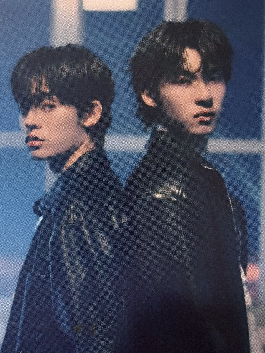 ttpksj's tweet photo. the photocards for this video are so insane like i can’t believe these are for duang with you #teeteepor https://t.co/Y3khVY94xm