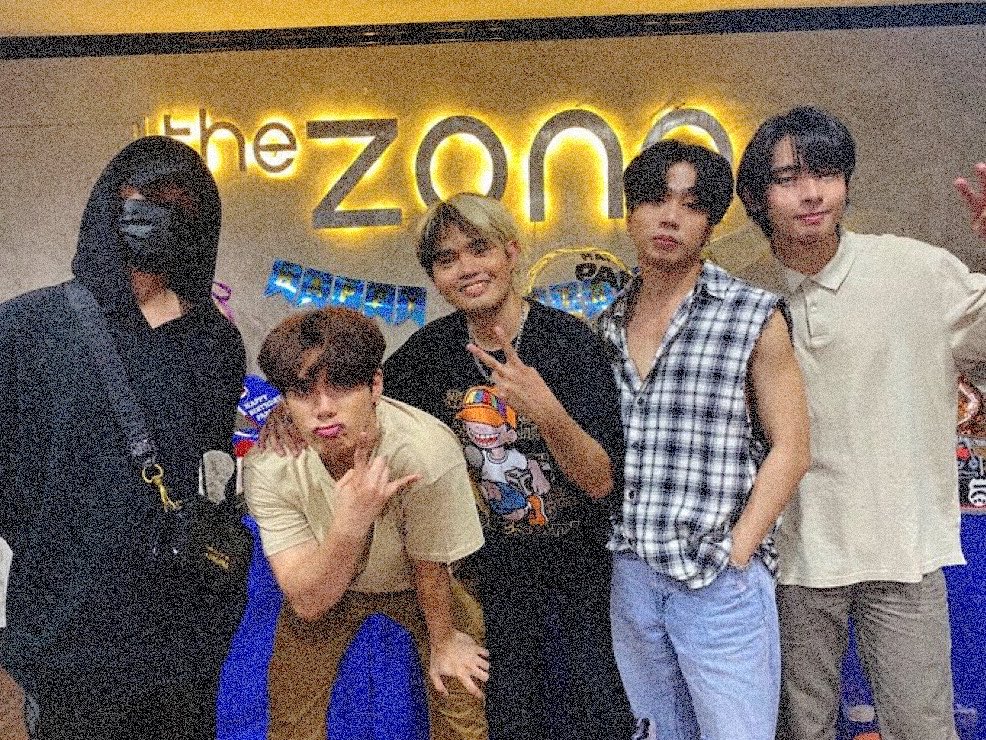 vestspins's tweet photo. i love u five @SB19Official https://t.co/flvTfqdYsI