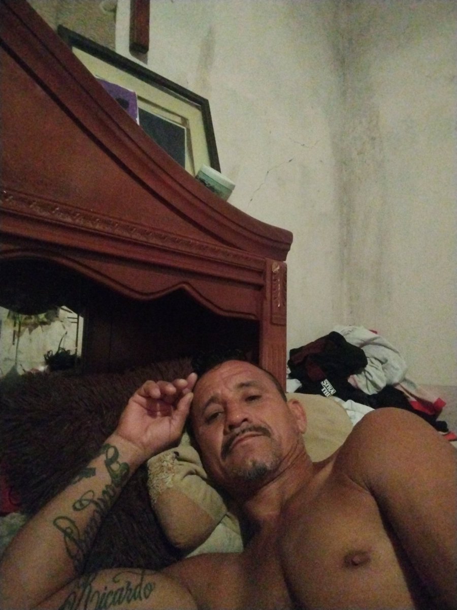 AstorgaFlo50396's tweet photo. Ya estamos en camita y 🍆 listos para la accion https://t.co/WzKLLCO7Ds
