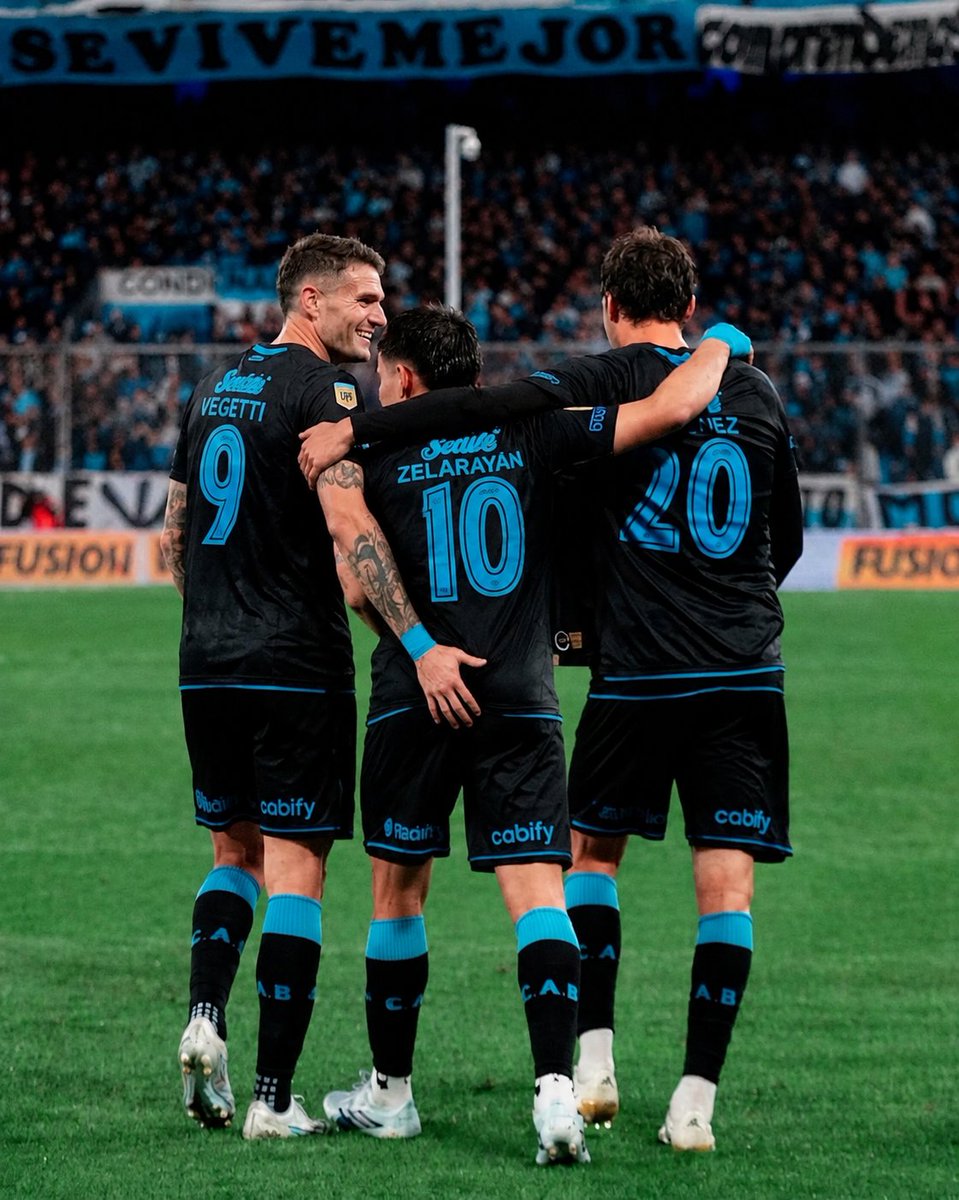 moscab1905's tweet photo. Firmas que el año que viene este sea el ataque de Belgrano, ganar la libertadores, ganar la copa mostaza, ganar la anual, la supercopa, la recopa, el tdc, el apertura y clausura pero talleres se va al descenso? https://t.co/wsUblw1vkW