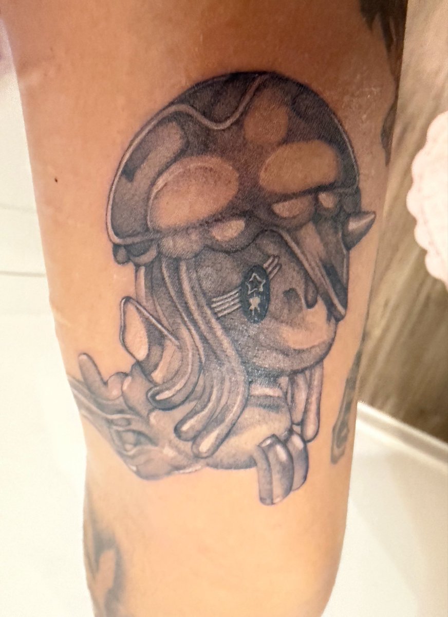 jerkplantain's tweet photo. new tat yayyyy https://t.co/lYfvM0AiR9