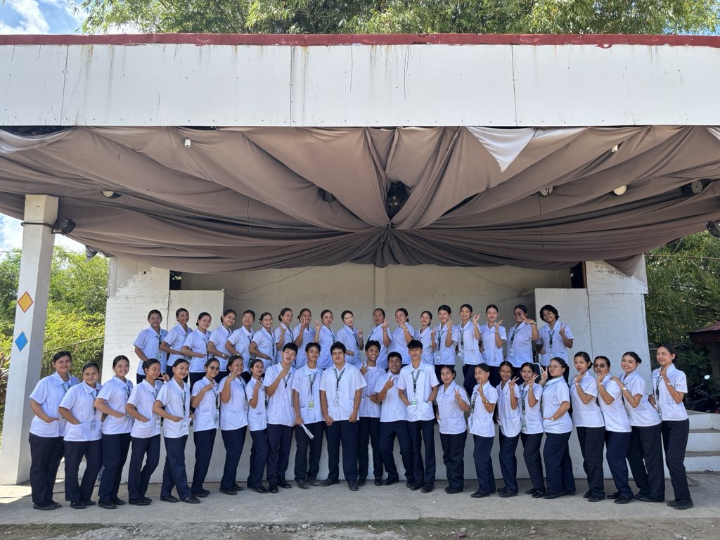 janellaabelz's tweet photo. LIVE, LAUGH, LOVE BSN 1-F ❤️‍🩹 https://t.co/Mj6054AUAl