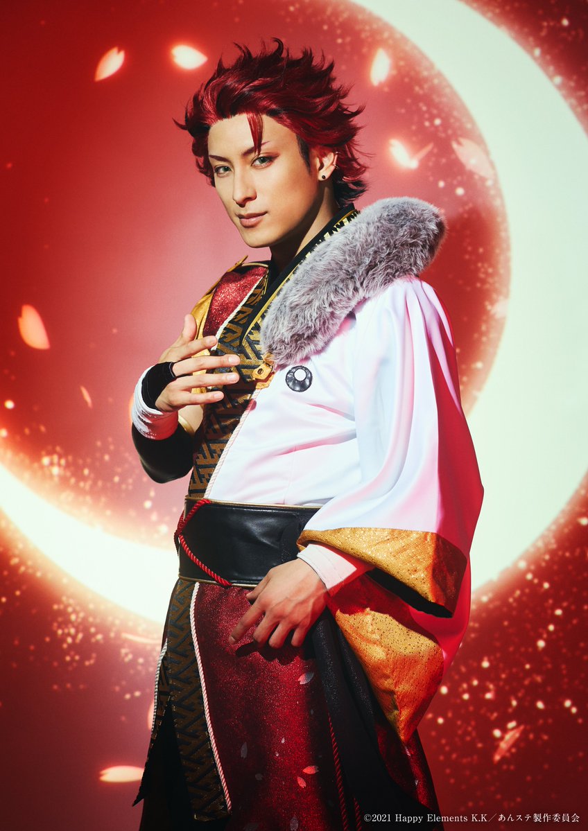 ensemble_stage's tweet photo. 🤍情報解禁🤍
『あんさんぶるスターズ！THE STAGE』
-Beyond the Farewell-

キャラクタービジュアルを公開✨
―――――
🌙紅月
蓮巳敬人 #梶田拓希
鬼龍紅郎 #武子直輝
神崎颯馬 #神永圭佑
―――――

https://t.co/RtM3IIQGAD
#あんステ https://t.co/eWqLttZY4w