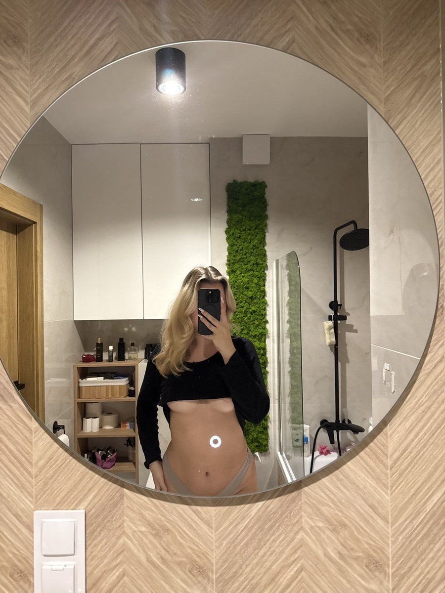 port_smotha2's tweet photo. Another cucks gf don’t stop w the submissions 😵‍💫😵‍💫 https://t.co/EejJOlTkqd