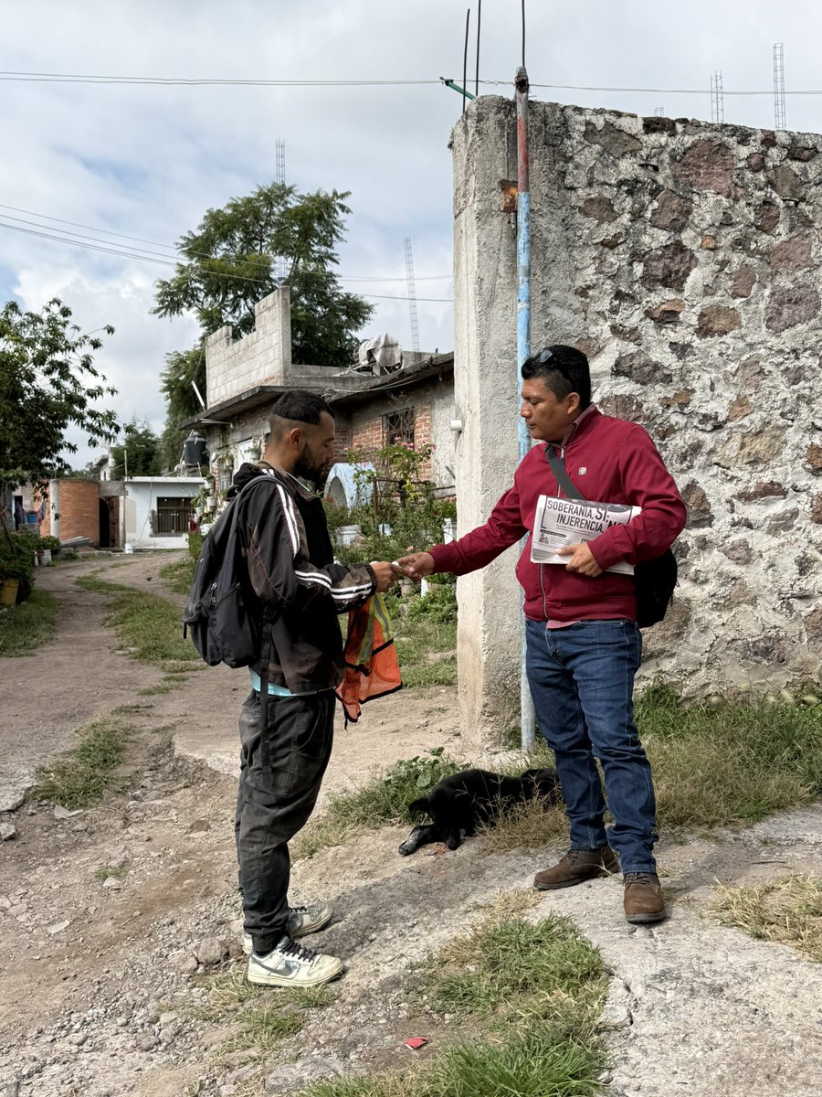 AvseFernando's tweet photo. 𝐋𝐎𝐌𝐀 𝐃𝐄𝐋 𝐂𝐇𝐈𝐍𝐎.
Santa Rosa Jáuregui
Continuamos recorriendo el Municipio de #Querétaro, escuchando, dialogando y acompañando a la ciudadanía.
¡Así lo hemos hecho siempre y los seguiremos haciendo!
#YaSeVan
@A_MontielR https://t.co/Zpl2nyqE8v