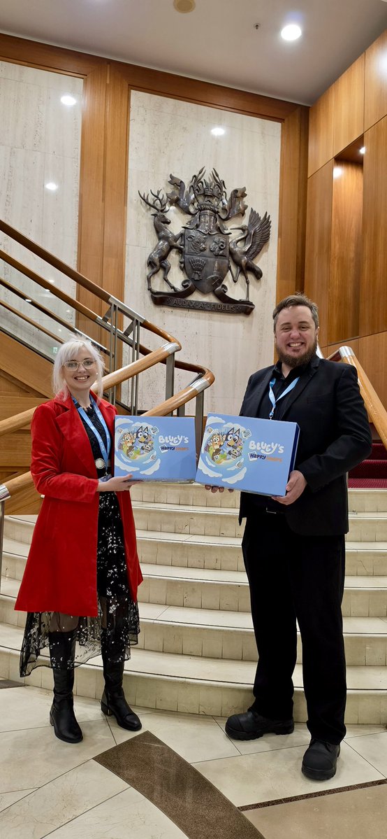 K0R8Z's tweet photo. Last night @Tiffylesley, @_TheLyrical and I were invited to attend an event at Queensland Parliament House here in Brisbane celebrating the release of Bluey’s Happy Snaps! It was a really nice evening, thank you and congratulations to @Qualbert1 and the @Gameloft_ANZ team! https://t.co/VjEuKxgYQ6