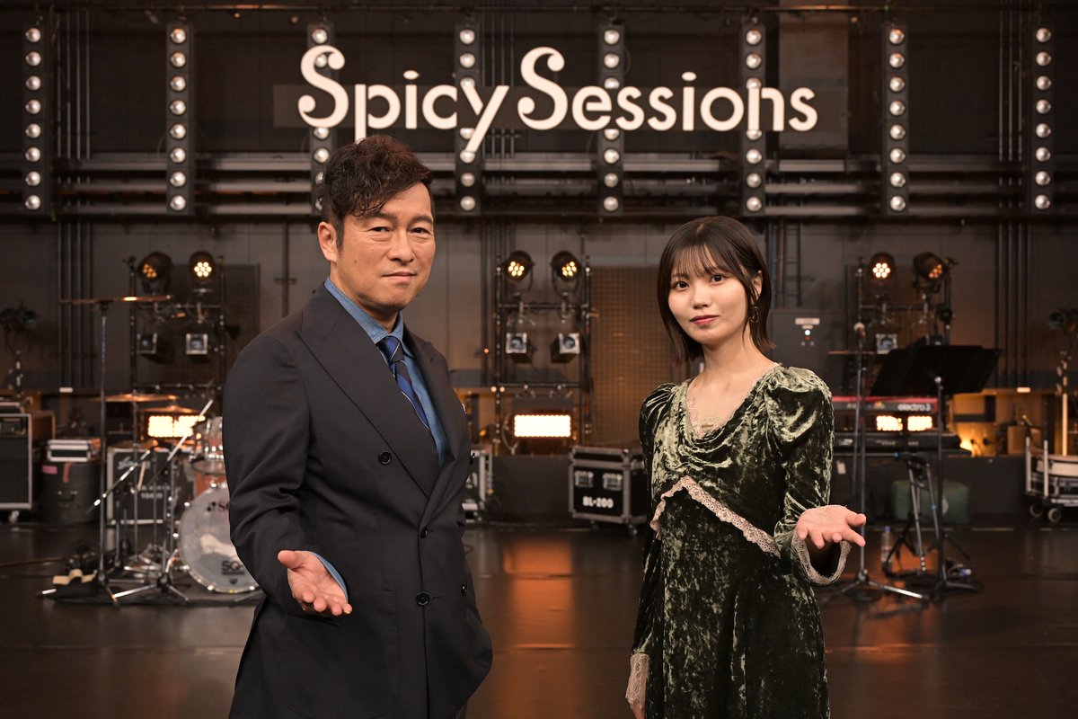 OngakuPia's tweet photo. 黒沢 薫と中西アルノがMCを務める音楽番組『Spicy Sessions』
ライブ開催を記念した特別編のオフィシャルレポート＆MCインタビューが到着

🎞収録中の写真10枚掲載
https://t.co/1SQ30VKDrG

#SpicySessions #黒沢薫 #中西アルノ https://t.co/sRnfzXD6pd
