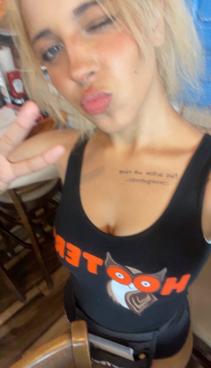 frostyeveeaz's tweet photo. Ugh I love my job https://t.co/pe7QHfWTnE
