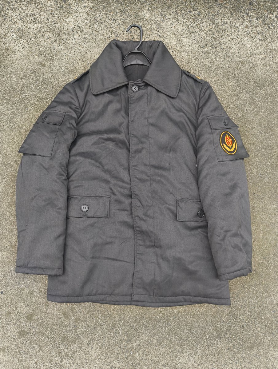 SUPURABU2371's tweet photo. #ミリタリー物販 
諸事情で手放します
Tu89 出動服 冬服上下 パッチ付き
サイズ46-48/3-4(タグ上は48-4ですが体感46-3に近いのでこの表記、必要があればメジャーでの採寸受け付けます)
40K+送料 https://t.co/SguwTMnGMD