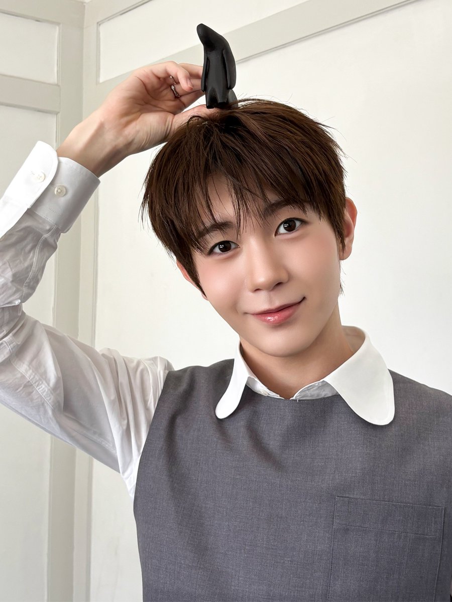 nctwishofficial's tweet photo. ˚₊‧꒰ა ♡ LOVESICK WISHES ♡ ໒꒱ ‧₊˚
₊˚⊹ Bottled Tears ⊹˚₊ 

#2027SEASONSGREETINGS #NCTWISH https://t.co/7KMEDKfco6