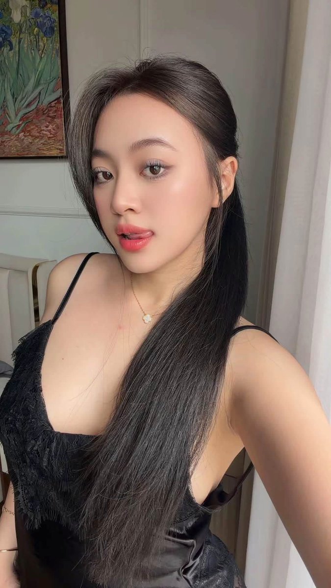PTTA7689's tweet photo. anh nào hứng tình ib bé nè, set kèo, album, call, chat em có nhận nha ib em để lên kèo nè https://t.co/pMdOFa4M11