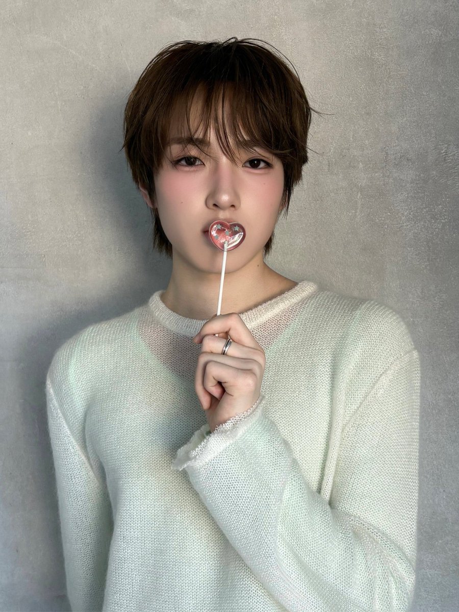 toookuna's tweet photo. 왼쪽 도련님의 안드로이드같음.. https://t.co/yg3CiHP6LQ