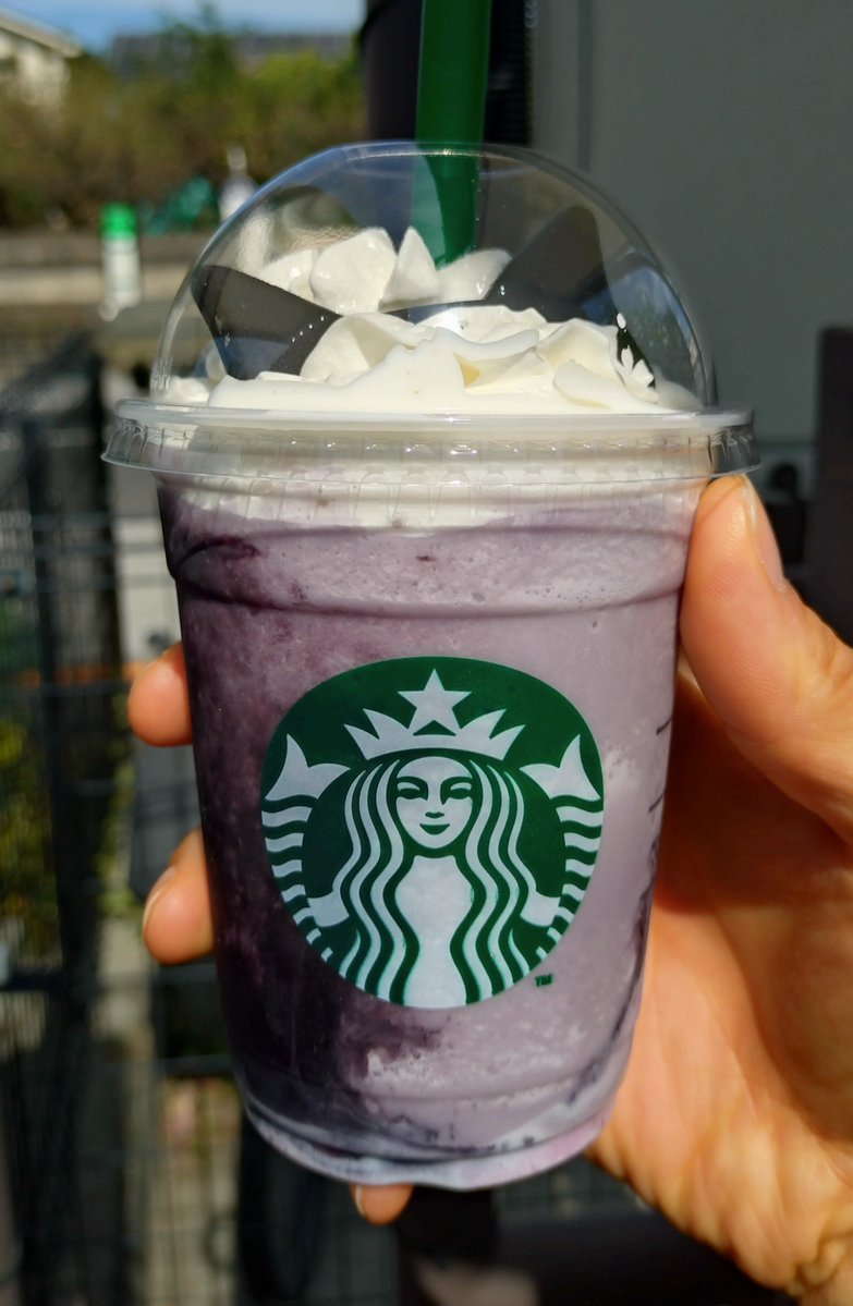 mn_0823's tweet photo. スタバの新作「ブラックベリーヨーグルトフラペチーノ黒耳ver.」を飲んでみました！！

黒耳ver.もカワイイですね🥰

#スターバックスコーヒー #スターバックス #スタバ #スタバ好きな人と繋がりたい #ブラックベリーヨーグルトフラペチーノ https://t.co/PYKbdFSFxO