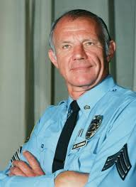 merlinpapin3's tweet photo. Aujourd'hui l'acteur  #MichaelConrad aurait eu 101 ans (décédé en 1983) on a pu le voir dans

Capitaine Furillo
Plein la Gueule
Un Flic
Le Triangle du Diable
Un Chateau en Enfer
On Achève bien les Chevaux
Baby Blue Marine
Le Fantôme de Barbe Noire
W

@FredOL69007
❤️si vous aimez https://t.co/0HawsUPMrz