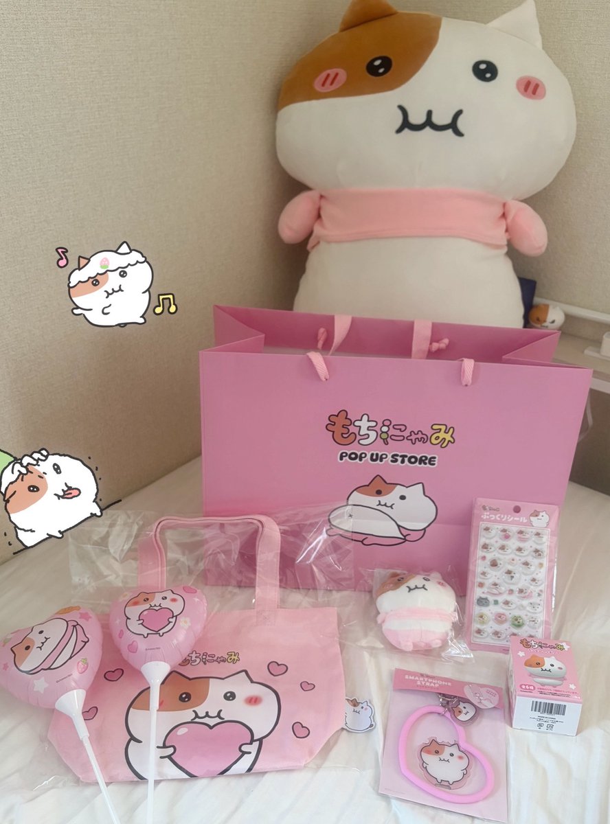 nya_min3's tweet photo. もちにゃみポップアップ２回目の参戦~🧑‍🩰💞
トートバッグも無事買えたし一緒にお出かけする用にもう1個追加でぱじゃまのキーホルダー追加した🎶 https://t.co/faLykziBou