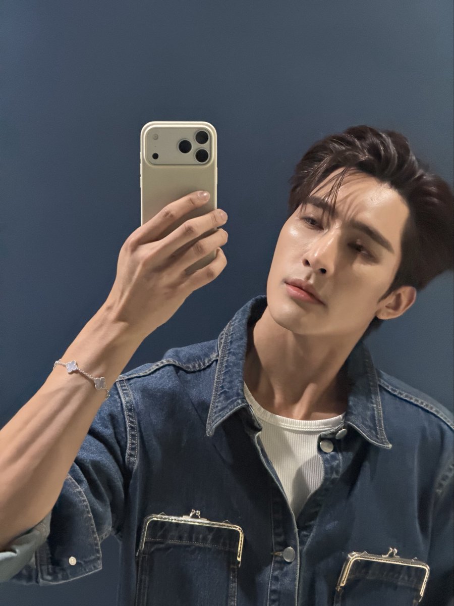 Earth_Pirapat's tweet photo. เอ้อะะะะ https://t.co/REDY9n2IxM