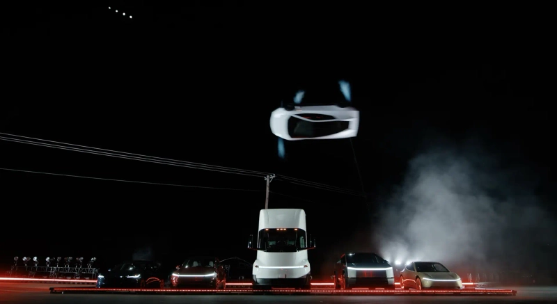 boxmining's tweet photo. so lemme get this right. tesla was losing the smart car race, so it decided to make a 

car rocket

i'm not sure if this is 20 IQ or 200 IQ https://t.co/ybkyeRDt9h