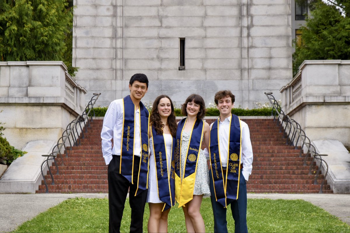 azaleambailey's tweet photo. berkeley grad photos 𐙚˙✧˖°📷 ༘ ⋆｡ ˚ https://t.co/ylOzZbmV8q