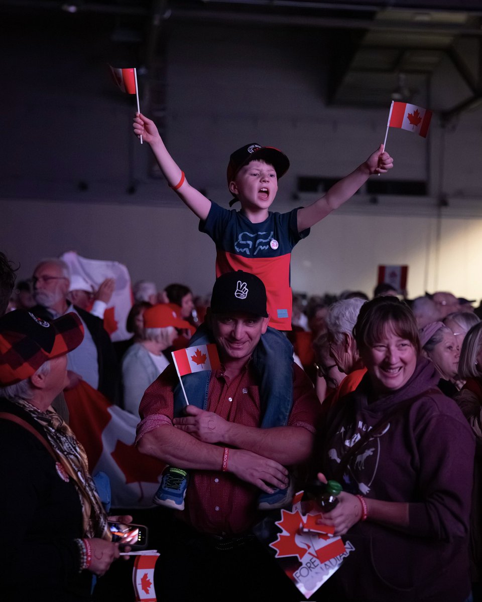 MarkJCarney's tweet photo. Canada is worth fighting for. Thank you, Calgary. 🇨🇦 https://t.co/T7tGoVgyRd