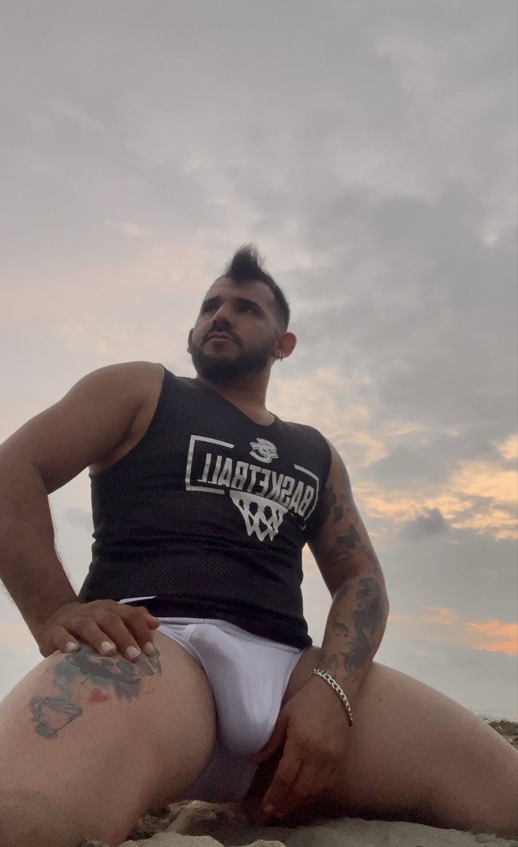 palomo_wilbert's tweet photo. Y si la pasamos bien en la playa 😈👑👑👑 https://t.co/4OAzTihkDc