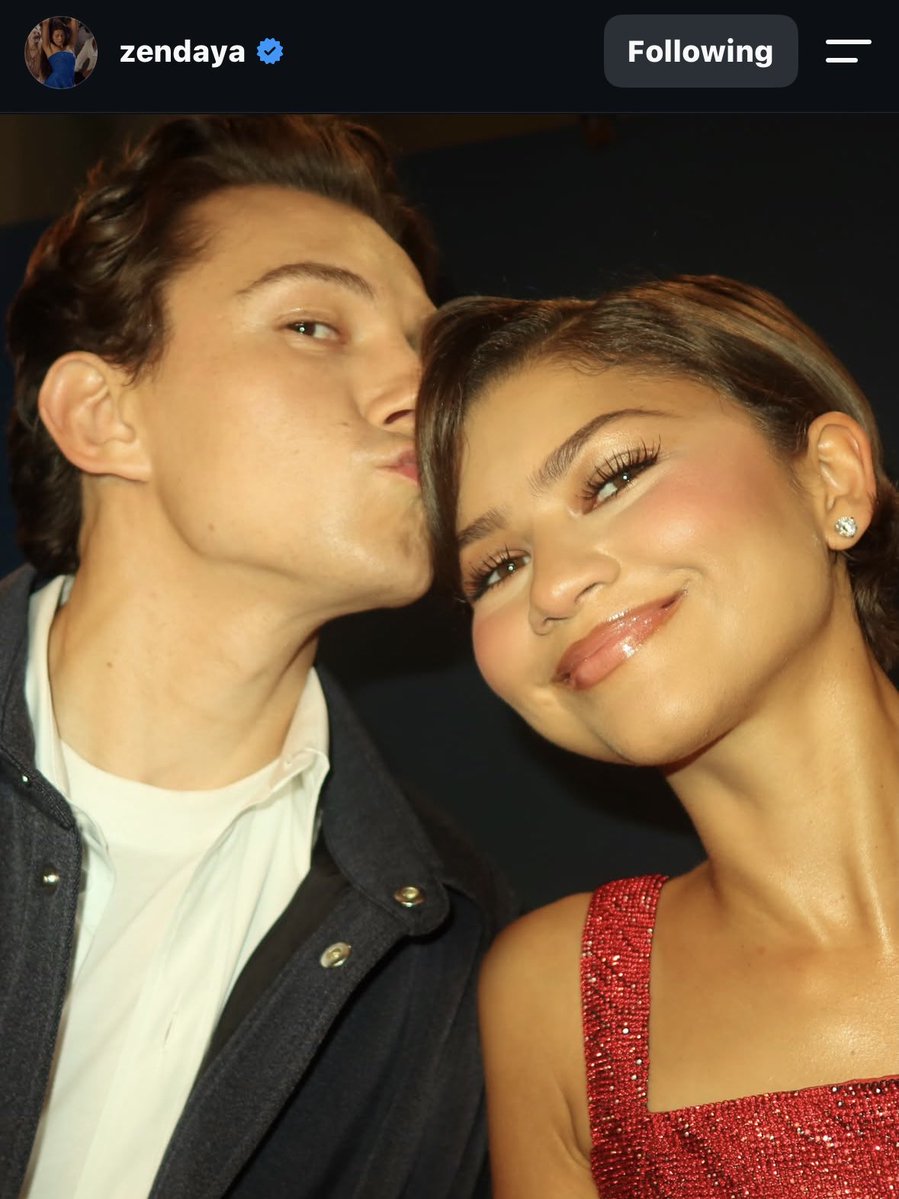 chrislarbsyou's tweet photo. still can’t believe this a real photo zendaya posted 😭 https://t.co/IBp8FXn9CB