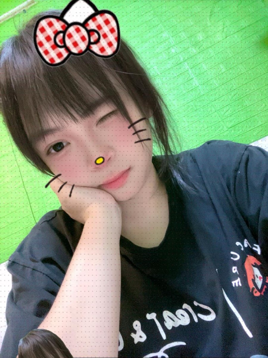 _bachtuyett05's tweet photo. đừng nhìn em lâu, coi chừng đậm sâu 🥰 https://t.co/GO5e0a6AU3