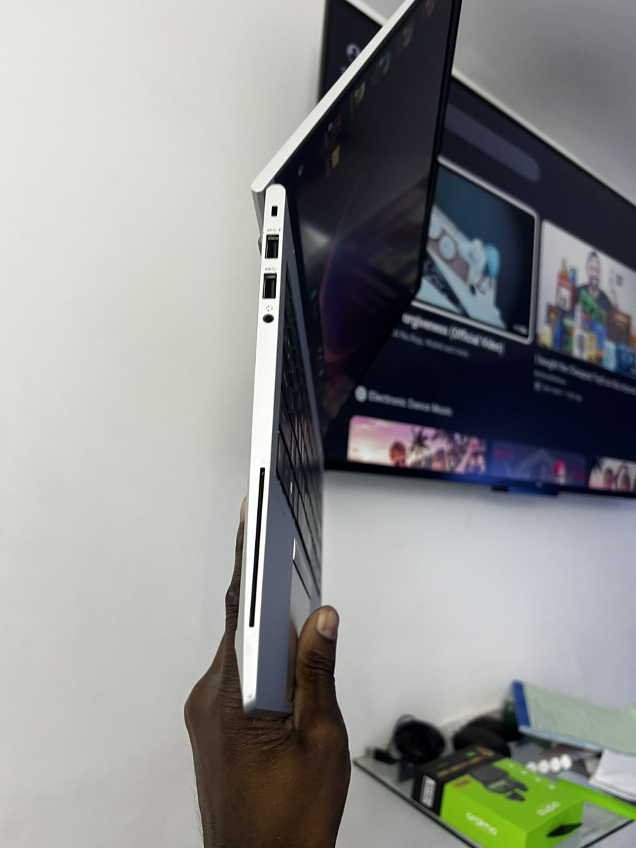 Techsupport97's tweet photo. 🌅 FRIDAY MORNING OFFER! 💻🔥

HP EliteBook 840 G8
⚡ Core i7 11th Gen
🧠 16GB RAM | 💾 512GB SSD
🖥️ 14” FHD | 🚀 Iris Xe
🪟 Windows 11 Pro

💥 ONLY KSh 49999!
🎒 FREE Laptop Bag
🚚 Countrywide Delivery

📍 https://t.co/W2c6WGDc9M
📞 0701 846 097 https://t.co/6aU6EqoOqm