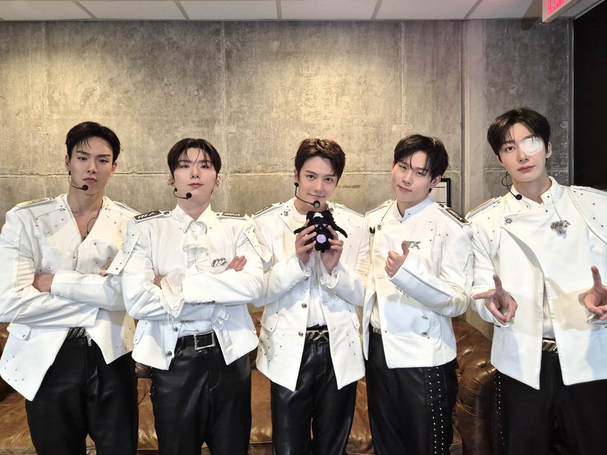 OfficialMONSTAX's tweet photo. [📸]
2026 MONSTA X WORLD TOUR
[THE X : NEXUS] IN IRVING

20261015 (THU)
I love you, MONBEBE! ❤️

#MONSTAX #몬스타엑스
#MONSTAX_THEX_NEXUS
#사랑한다몬베베 https://t.co/LyCrPEkAc2