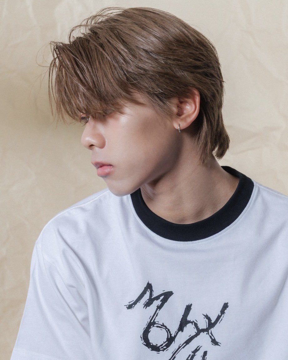 mymydae's tweet photo. ซื้อเสื้อแถมคนใส่ด้วยมั้ยคับ y y
#morthingsmoreless
#morthings
#morthingsfam
#easybutworthy https://t.co/hkwwFwK3HR