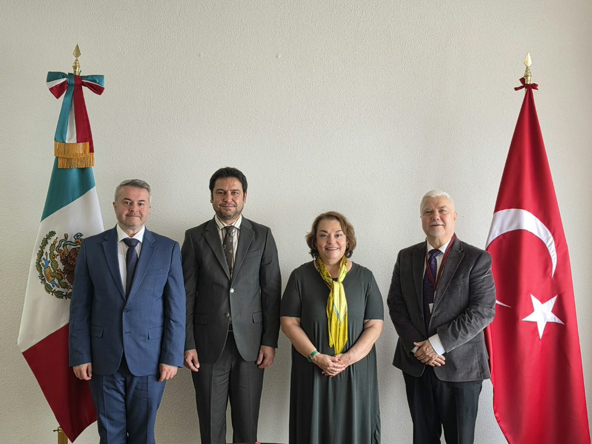 CeciliaVB_Mx's tweet photo. Hoy recibimos en @SRE_mx al
Encargado de Negocios a.i. de Türkiye en México, Consejero Aytunç Menevşe, con quien sostuvimos una amplia reunión de trabajo sobre diversos aspectos de nuestra relación bilateral 🇲🇽 - 🇹🇷
@TC_MeksikaBE https://t.co/B0Lnh1Qwt7