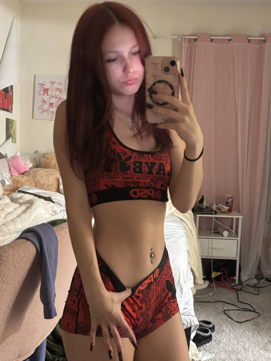 CoralsCipher's tweet photo. the skirt moves when i walk… ur eyes probably do too https://t.co/8KgaqIX1O4