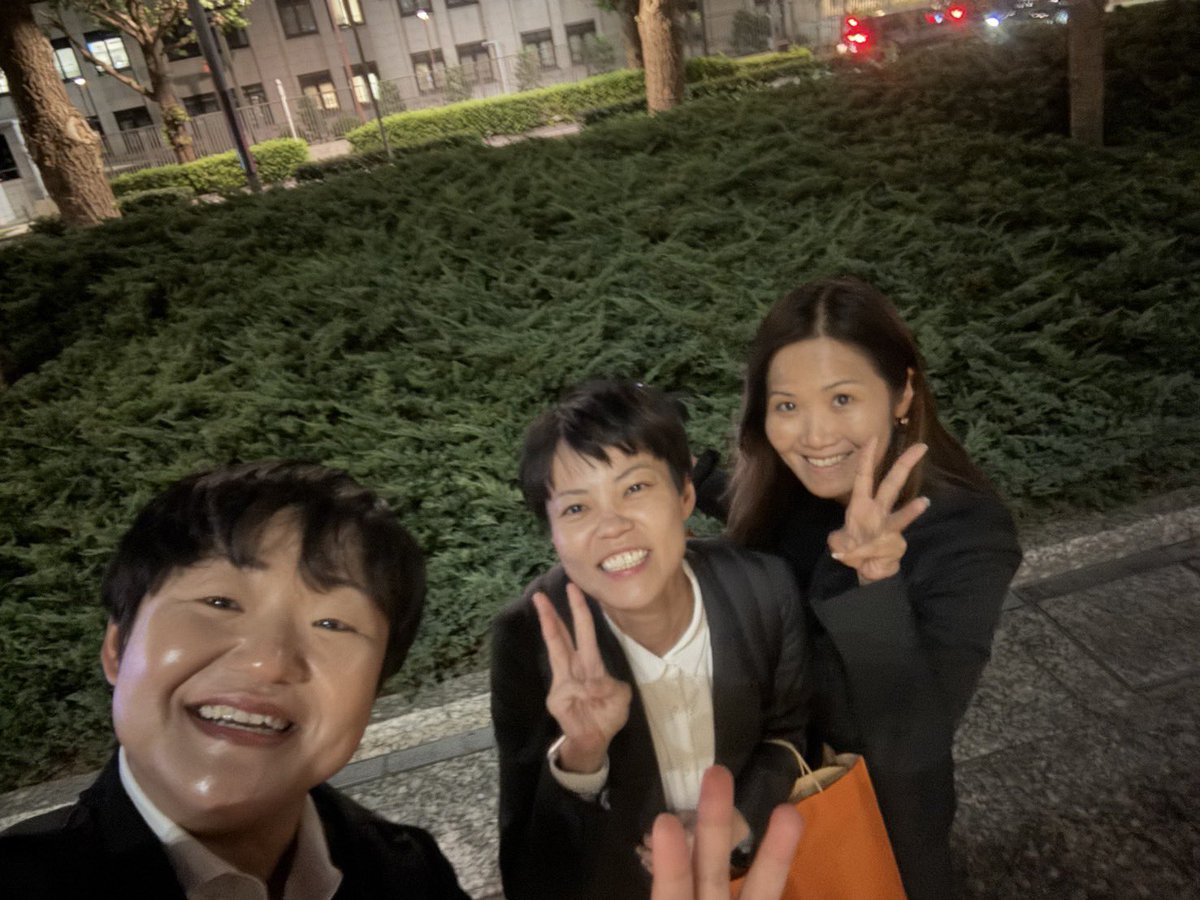 Nakama_Akiko's tweet photo. 昨日は神谷代表から公認証書を受け取り、同期のメンバーと議員としての心得など勉強してきました！

公人としての意識を持って、市民の皆さまのために是々非々で進んで参ります。 https://t.co/acFJYGMd0a