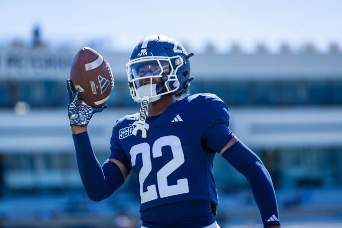 draftjm13's tweet photo. @CalicutChace freshman DB had 2 tackles, 2 PBU's as @GSAthletics_FB captured a big road win to improve to 3-4 on the season, he now has 21 tackles, 2 TFL, 5 PBU, FF, Calicut has been routinely rated as the #1 freshman DB in the country, no surprise if you watched him on the "Eastside" of Houston during his HS playing days @dctf