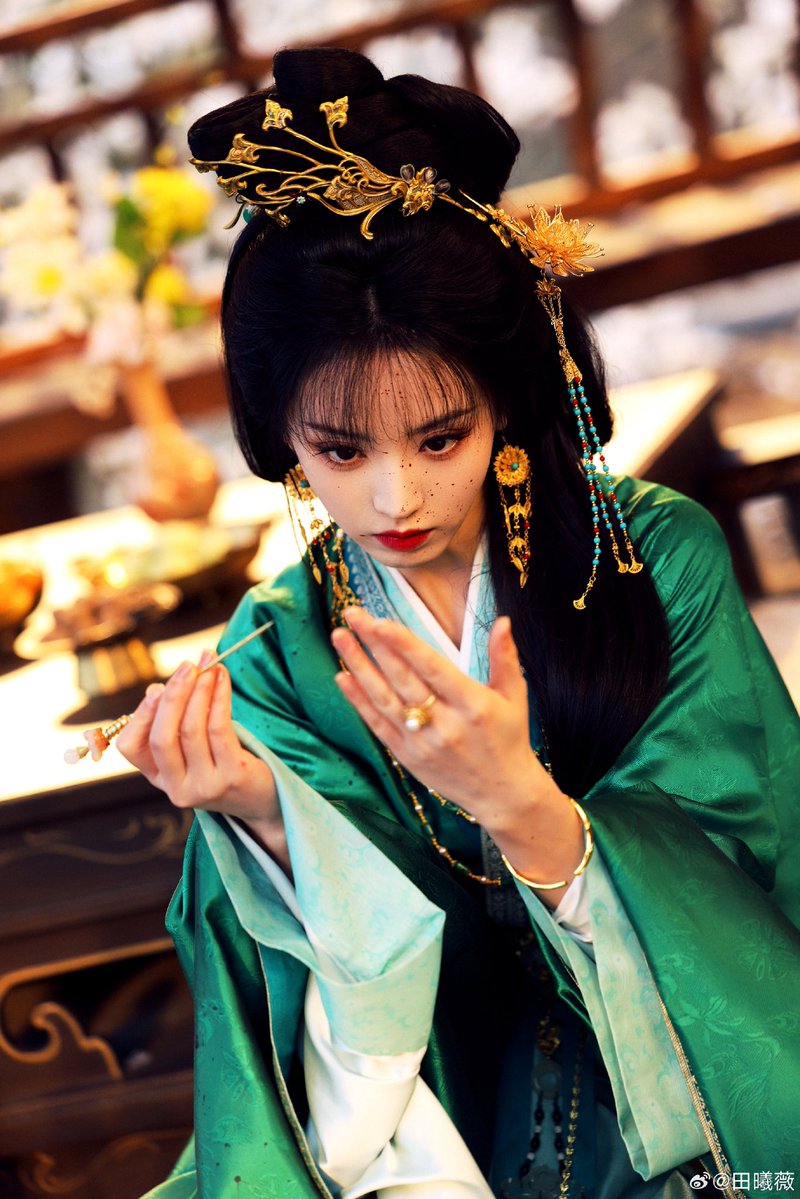 meiwei99's tweet photo. Happy wtme dayyyyy to us!

#TianXiweiDualRoles #WheretheMaskEndsAiring https://t.co/qmOz2mht3f
