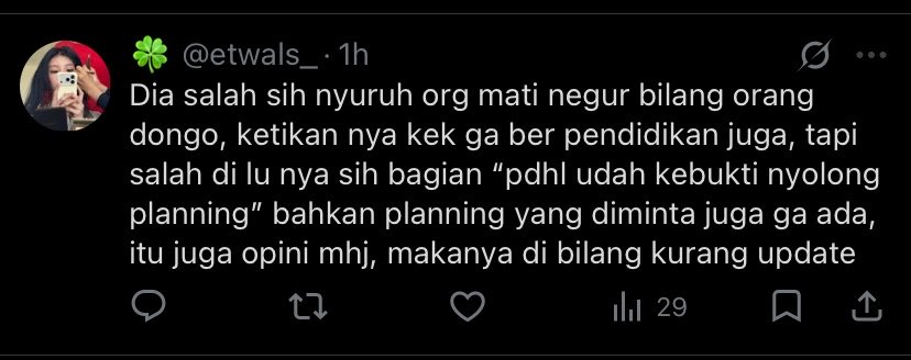 kimhatchu's tweet photo. @kyotorel @iykykgrls @qeelachive @banheesoul udahlah emang semua pemikirannya rata, bandingin ngatain agensi sama ngatain idol aja gak bisa, mana semuanya pada ngewajarin dapet death treats, "tapi salah lu nya juga sih", gak apple to apple banget dari kpop ke disuruh mati seakan nyawa orang gak lebih penting dari kpop https://t.co/EUhpkC8JbA
