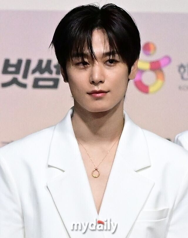 KoreanUpdates's tweet photo. #THEBOYZ #Juyeon reportedly will join the lead role for <Embassy for Foreign Monsters in Korea>, joining #LeeJunho and #HongHwayeon.

https://t.co/GYfSUsQcEs
#KoreanUpdates VF https://t.co/DrMGSl3OBQ