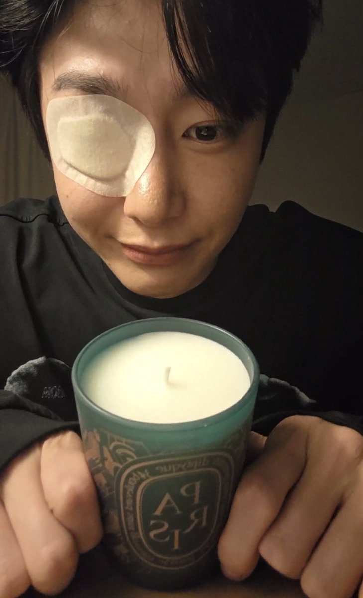 cramy_cr's tweet photo. 아니 형언이 안심시켜주러 온거 너무 고맙고 착둥이임 ㅠㅠㅠㅜ 근데 와서 정보를 요구하는 엠비비들 때문에 향템 생활템 싹싹 털리고가는 ㅋㅋㅋㅋㅋㅋ https://t.co/nKcujFnjad