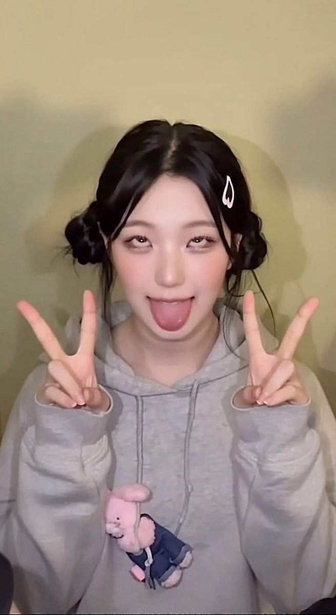 jiheonom's tweet photo. 지헌이 이렇게 만들어줄 웅니들 없나아💢💕
봊밥들도 환영해🖤
#연능 #붙여 https://t.co/Tvf7g8S6hi