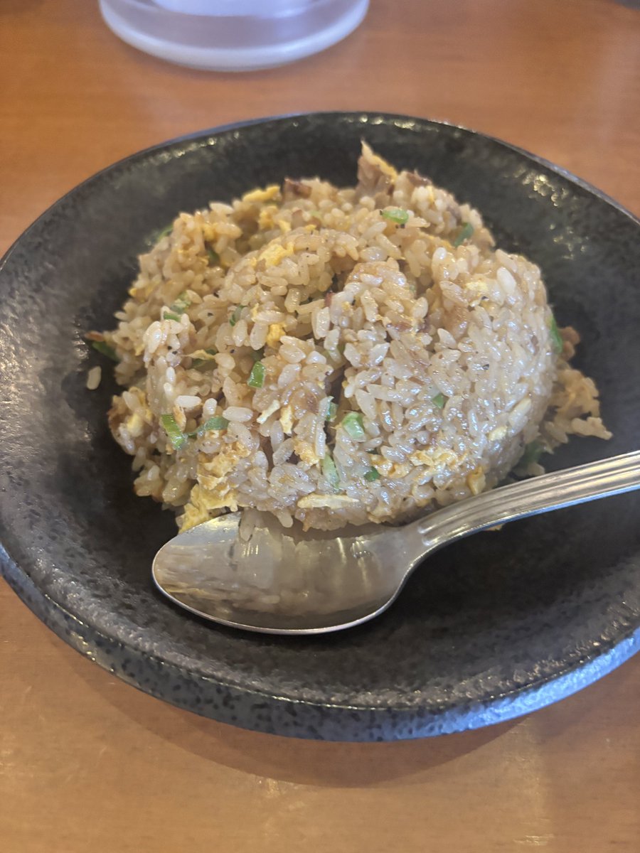 YABA34700161's tweet photo. #美羽ご飯
家系ラーメン屋さんでもぐもぐ～
ラーメンは塩ラーメンです～ https://t.co/8JSQ5ERjfy